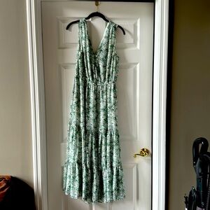 Banana Republic dress size medium. Green flower print